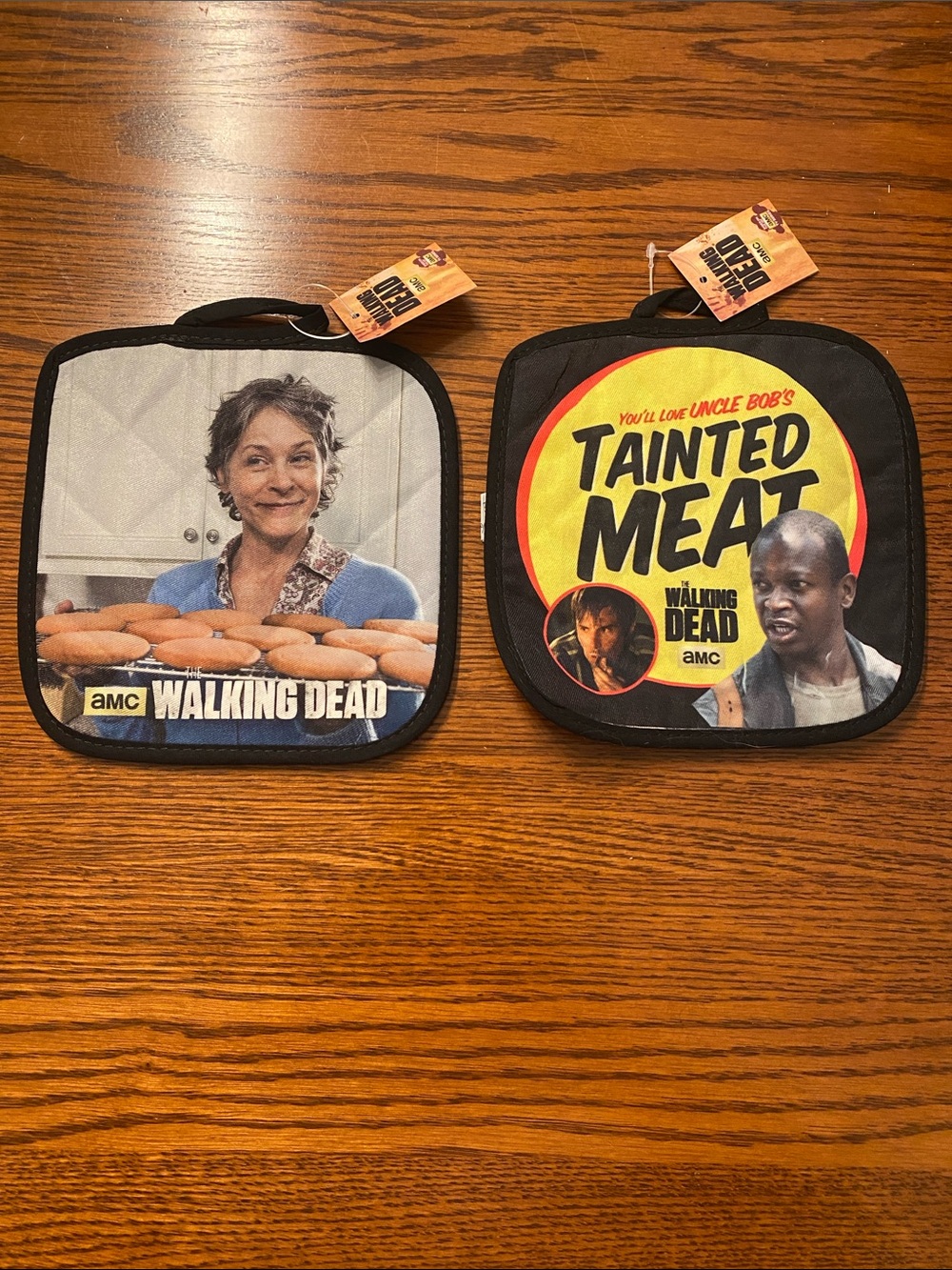 The Walking Dead Licensed Black & Yellow Pot Holders - Set of 2